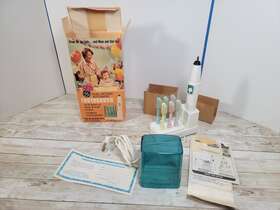 5509-001 Ge Tb-9/5509-001 Dual Motion Automatic Toothbrush With 6 Brush Heads Nos New Vtg Video Works