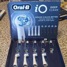 52886335ao Oral-b Io Deep Clean Replacement Heads 9-pack Reminder Bristles White Black