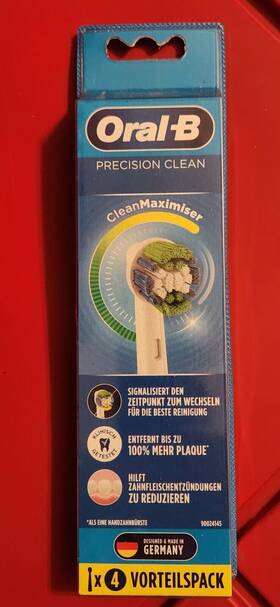 90024145 Oral-b Precision Clean. Clean Maximiser Replacement Brush Heads. 4 Pack