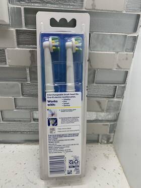 91343664 Oral-b Floss Action Replacement White Toothbrush Heads Pack Of 2 New