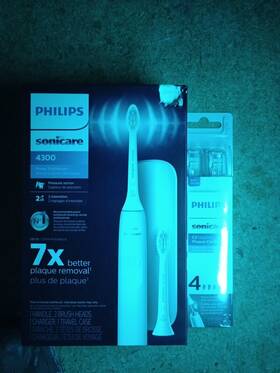 Philips 075020100993 Sonicare 4300 Electric T-brush With 2 B-heads And 4 Pack C2 Rep. Heads