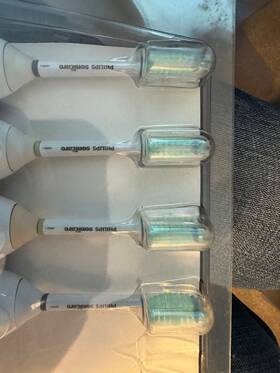 210222-1 Philips 4-pk Sonicare Brush Heads