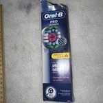 Oral-b Pro 3D White Electric Toothbrush Replacement Heads 4 Pack (box Damage). Fixed Price $19.50.