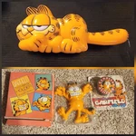 Vintage Garfield Avon Hair Holder - No Toothbrush, And Yoyo. Fixed Price $23.00.