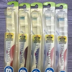 Lot Vintage 1996 Oral-b Advantage Toothbrush Soft 35 Compact Angle Disco. Fixed Price $24.99.