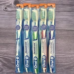 Vintage Oral-b Cross Action 55 Toothbrush 40 Regular Medium Bristles 2007 Usa. Fixed Price $24.99.