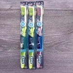 Lot Oral-b Advantage 3D White Vivid Toothbrush Medium 2009 Usa Nos. Fixed Price $17.99.