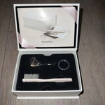Pandora Jewelry Collectors Gift Set Heart Key Chain Cleaning Brush & Pouch New. Fixed Price $22.95.